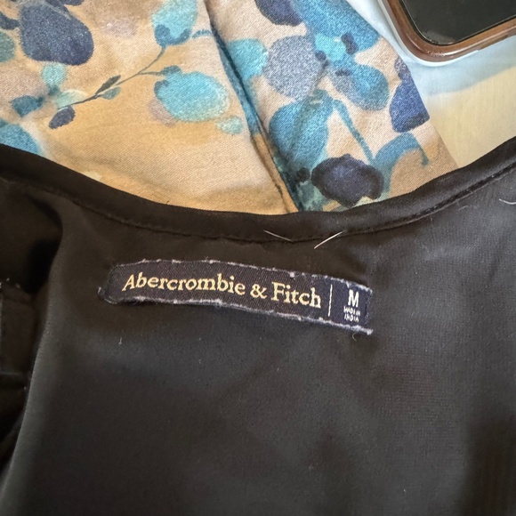 Abercrombie & Fitch Black Flowy Blouse - Picture 7 of 8